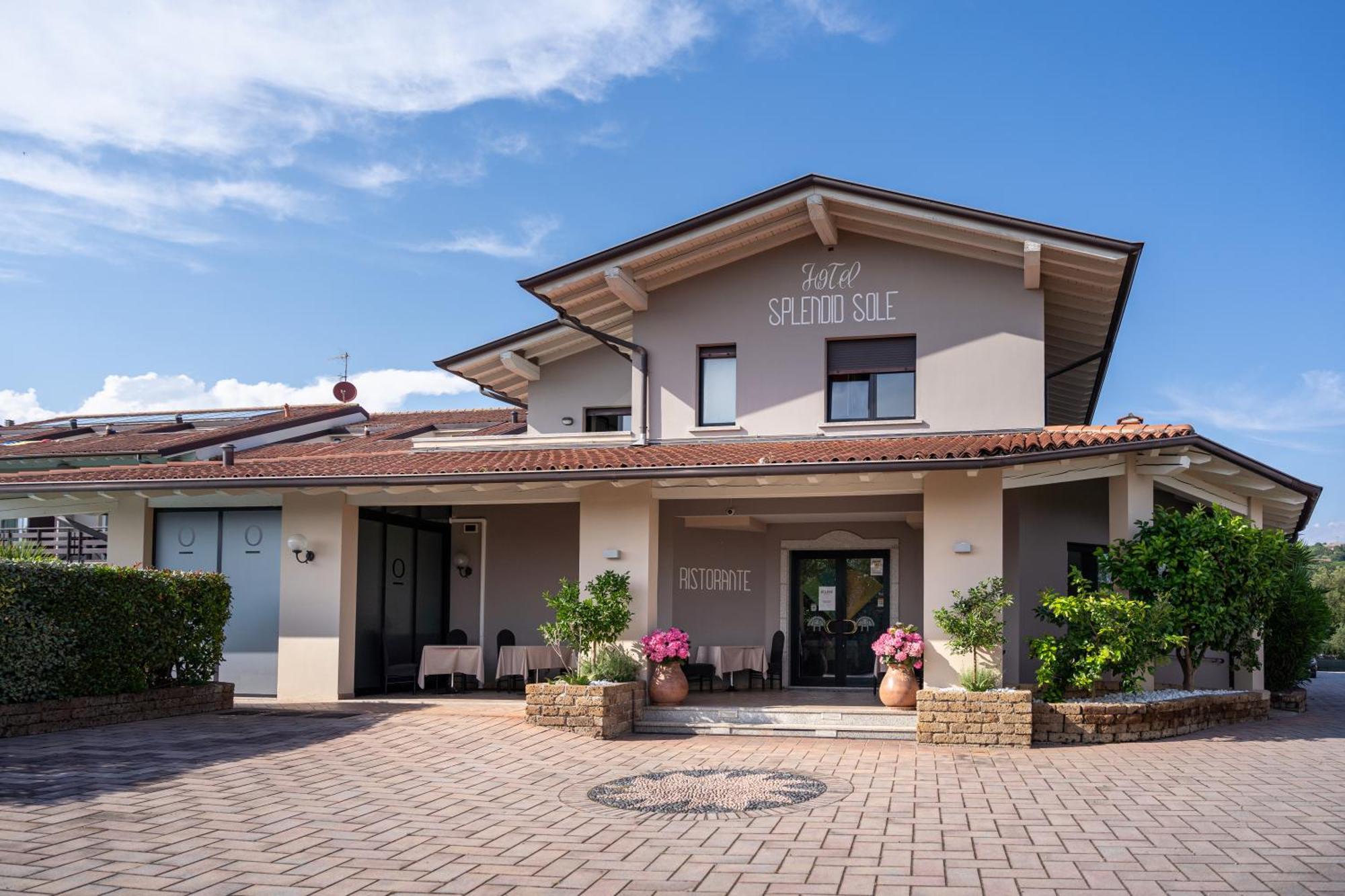 Hotel Splendid Sole Manerba del Garda Buitenkant foto
