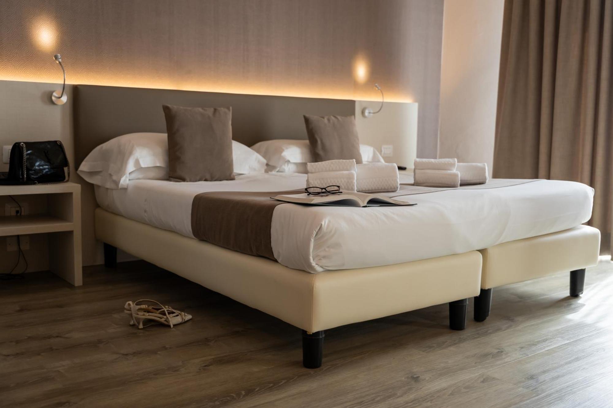 Hotel Splendid Sole Manerba del Garda Buitenkant foto