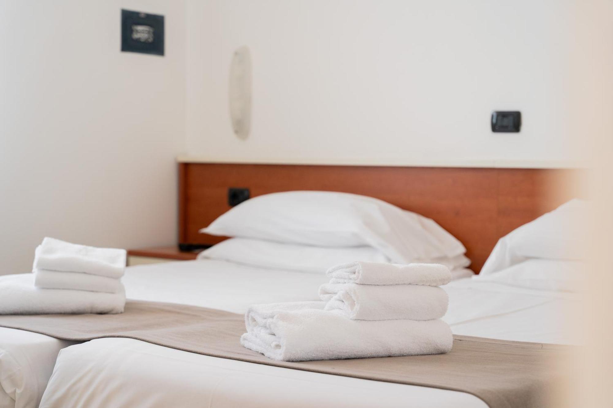 Hotel Splendid Sole Manerba del Garda Buitenkant foto